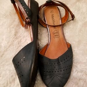 Cute leather upper sandals